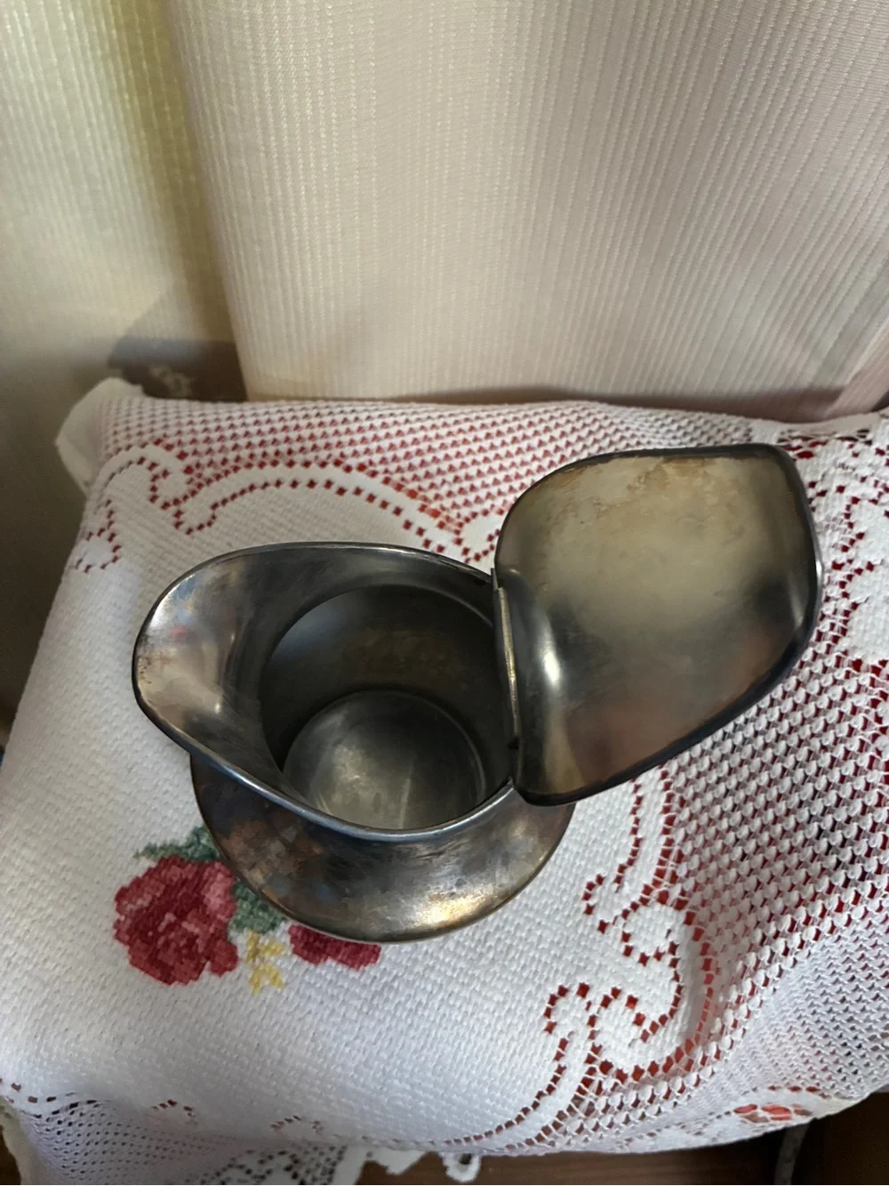 Vintage Beacon Silver Co. Quadruple silver plate creamer with hinged lid USA